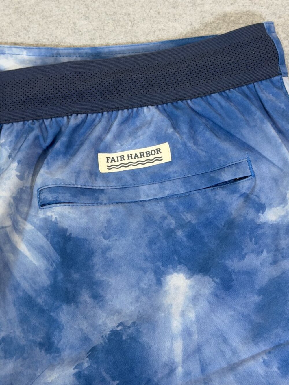 Fair Harbor The Ozone 10" Board Shorts Blue Tie Dye XL Chafe Free Liner NWT - Picture 11 of 16